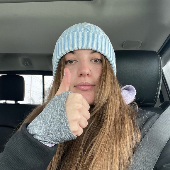 Meet your Posher, Jessica - Picture 3 of 3